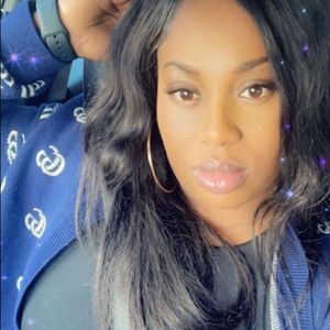 Meet your Posher, Akeisha
